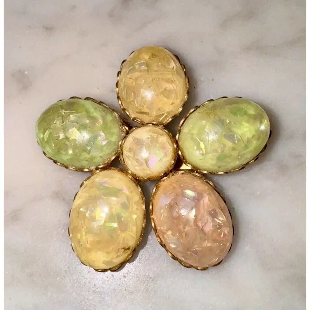 Vintage Coro Gold Tone Multicolor Confetti Lucite Flower Brooch Signed